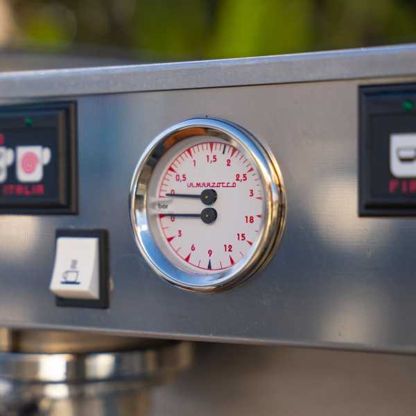 Immaculate La Marzocco Linea — 3-Group AV Tall Cup, Pre-Owned
