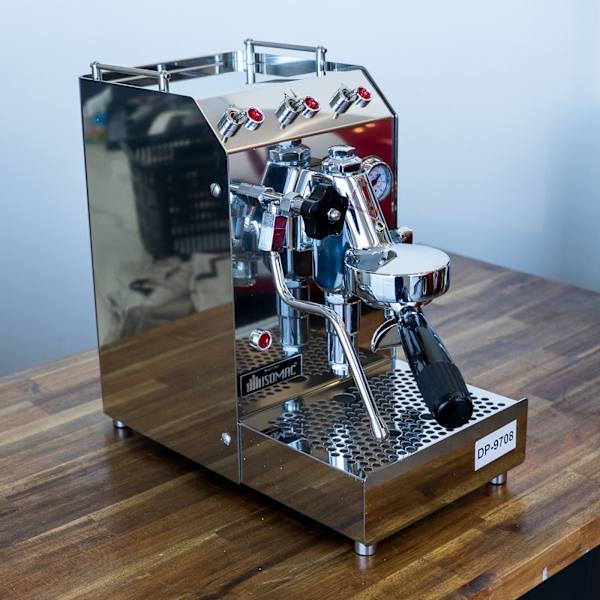 Pre-Loved Isomac Zaffiro E61 Single Boiler Coffee Machine – Domestic